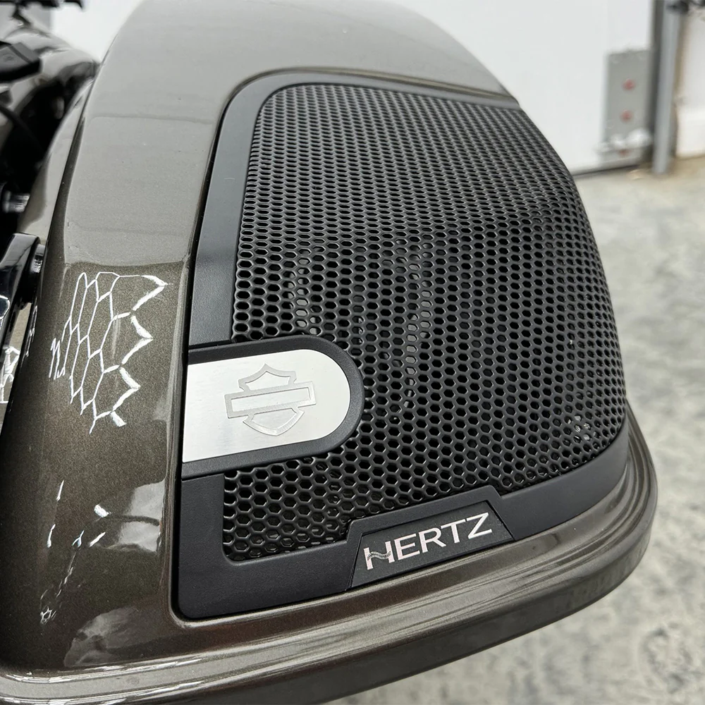 HogBadge Hertz Logos with Silver Text for 2021-2023 CVO Road Glide Factory Front & SaddleBag Lid Grilles - Image 4